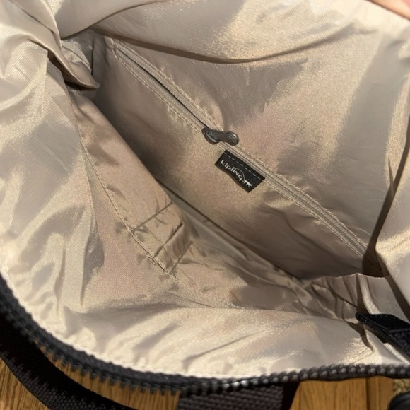 KIPLING Black Crossbody Travel Bag Lightly Used - Picture 2 of 2